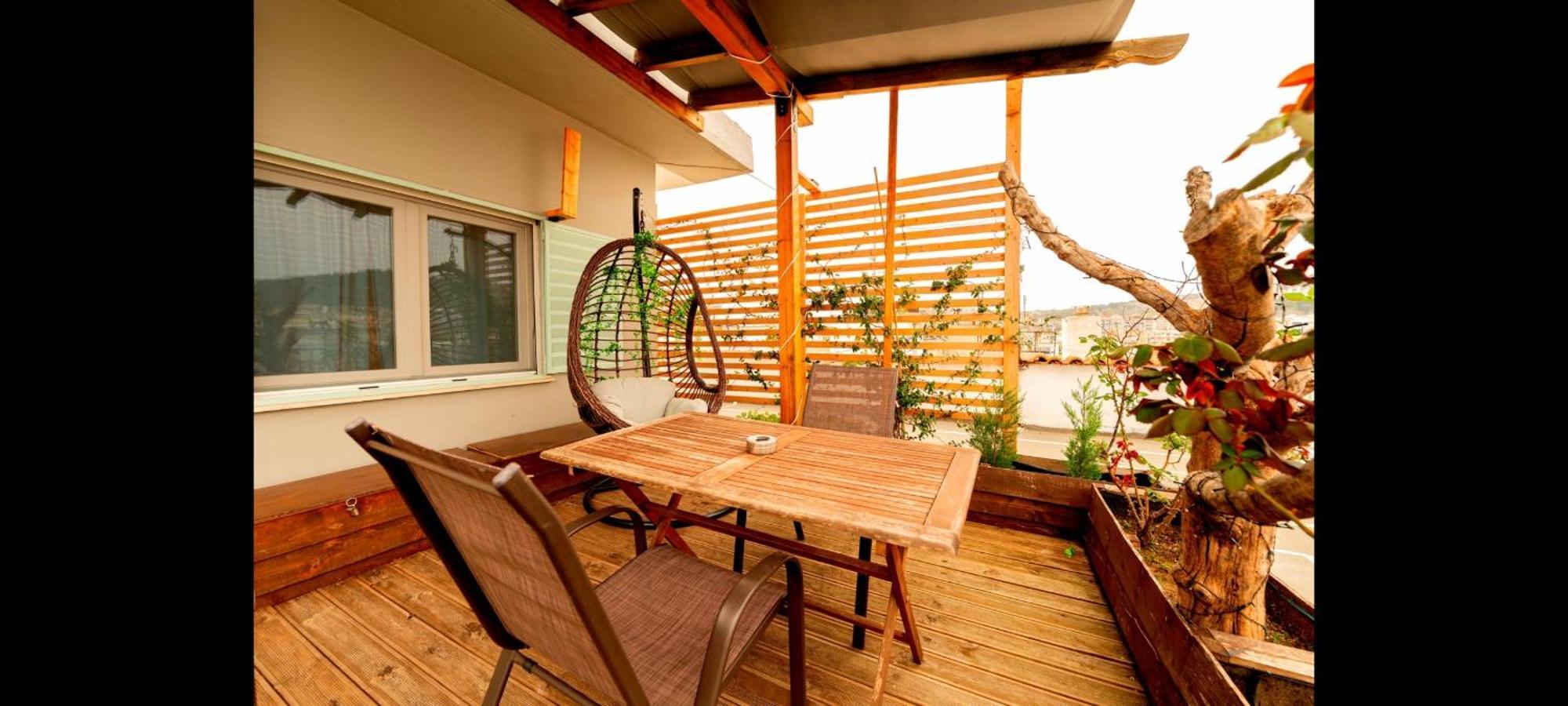 Alexander Golden View Apartment
